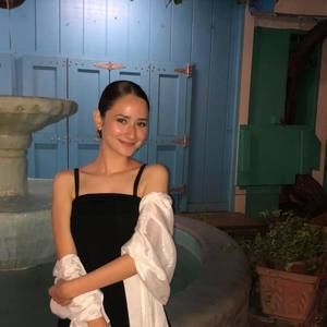 Meet your Posher, Edith